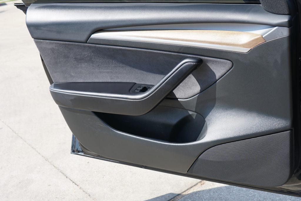 Thumbnail: 2023 Tesla Model 3 - 17