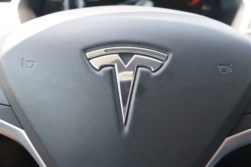 Thumbnail: 2017 Tesla Model S - 5