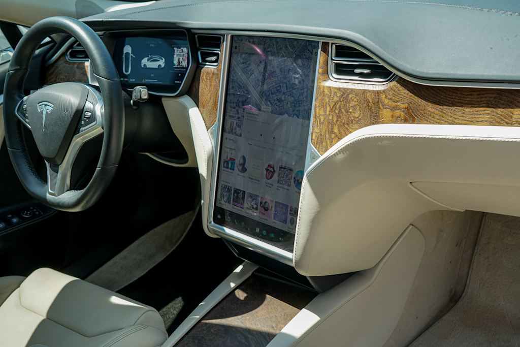 Thumbnail: 2017 Tesla Model S - 10