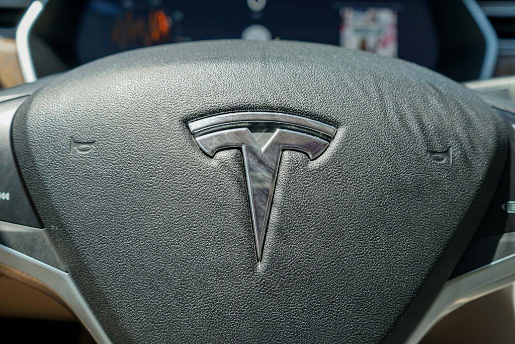 Thumbnail: 2017 Tesla Model S - 17