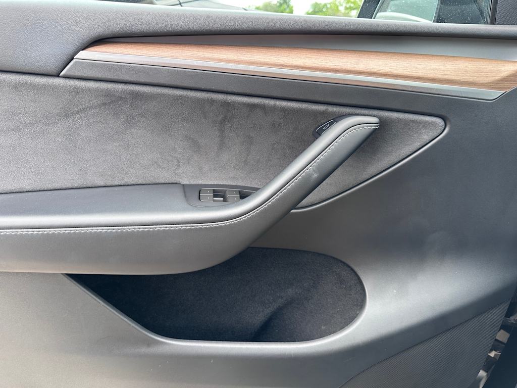 Thumbnail: 2023 Tesla Model Y - 15