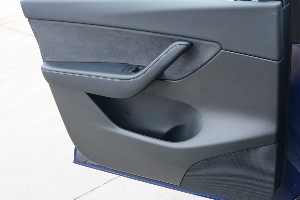 Thumbnail: 2022 Tesla Model Y - 21