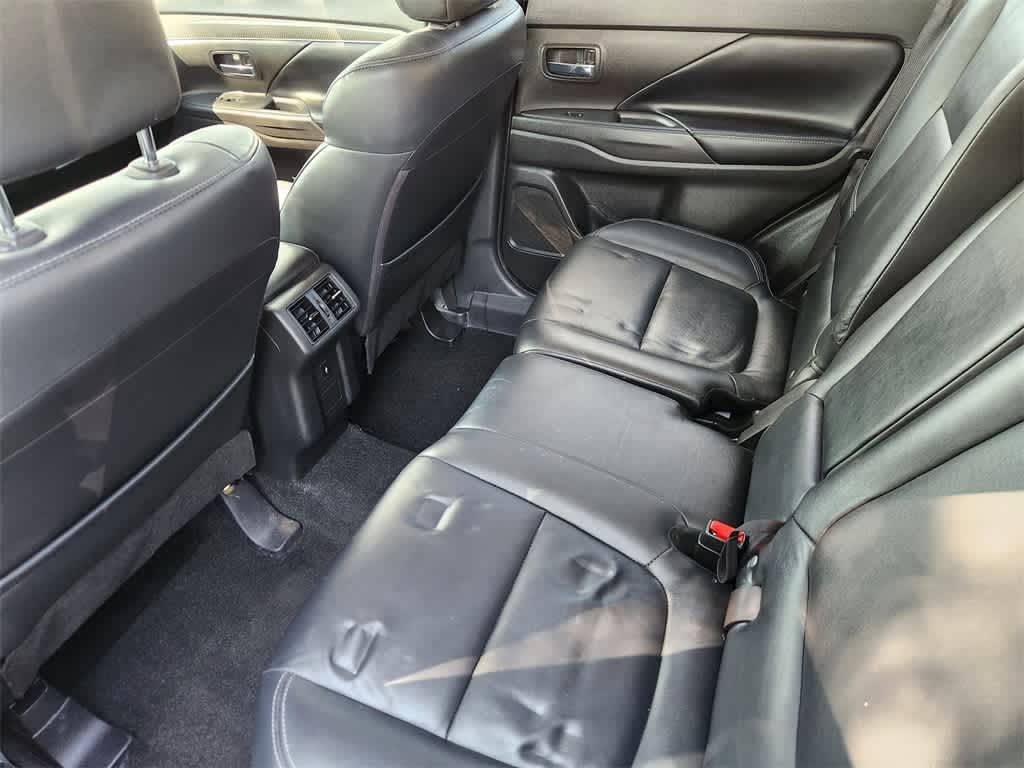Thumbnail: 2019 Mitsubishi Outlander - 11
