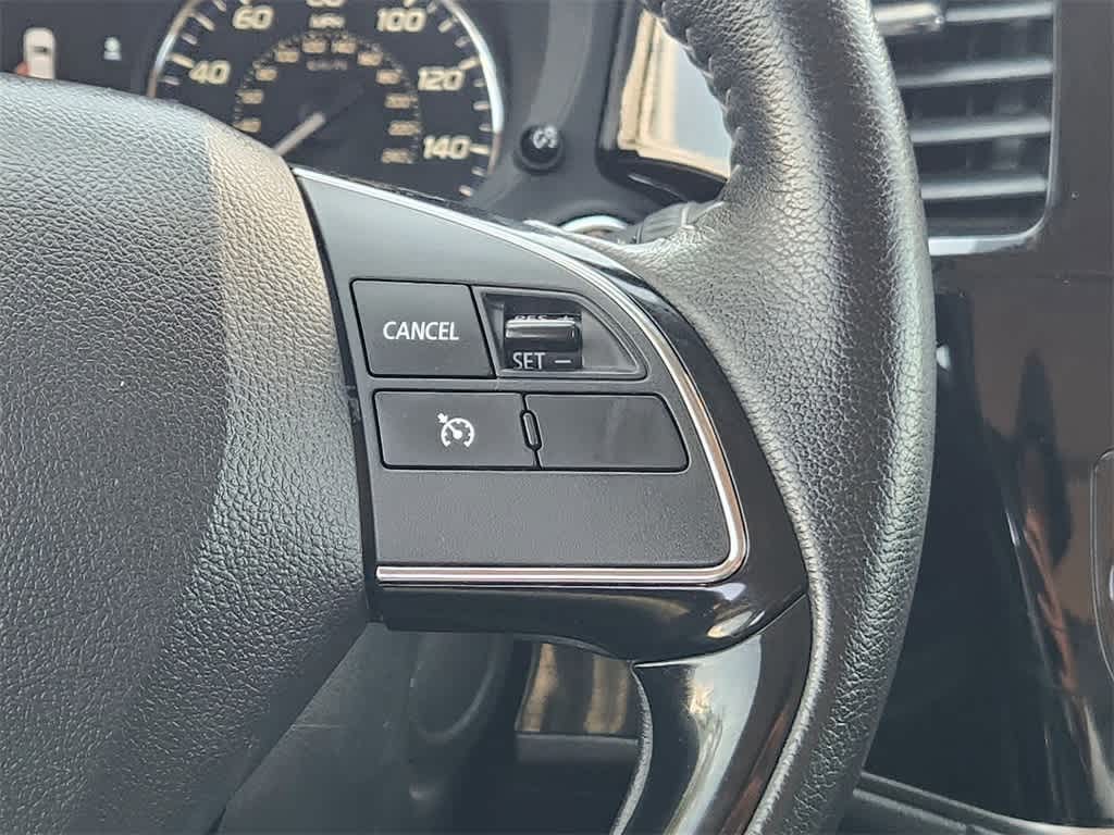 Thumbnail: 2019 Mitsubishi Outlander - 32