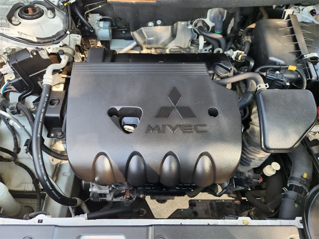 Thumbnail: 2019 Mitsubishi Outlander - 7