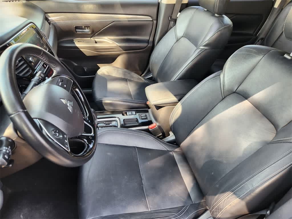 Thumbnail: 2019 Mitsubishi Outlander - 9