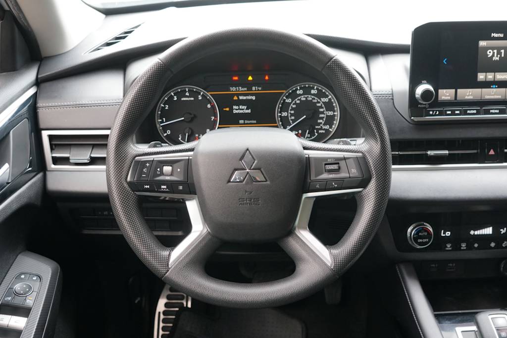 Thumbnail: 2022 Mitsubishi Outlander - 10