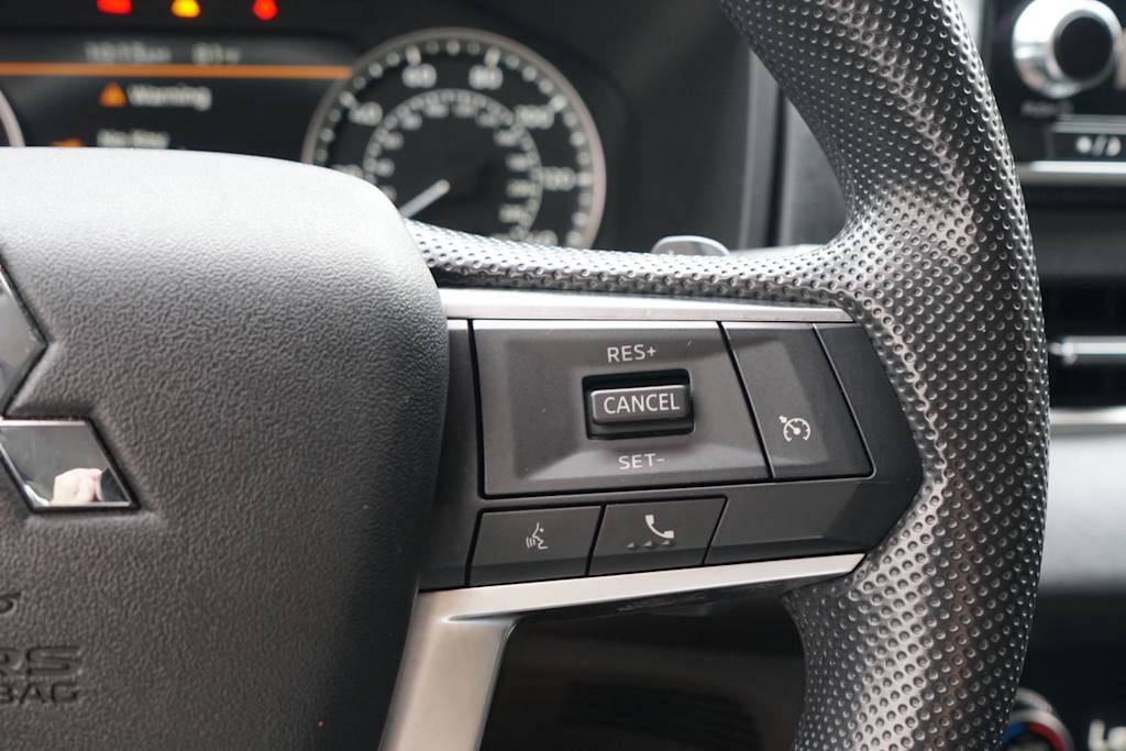 Thumbnail: 2022 Mitsubishi Outlander - 18