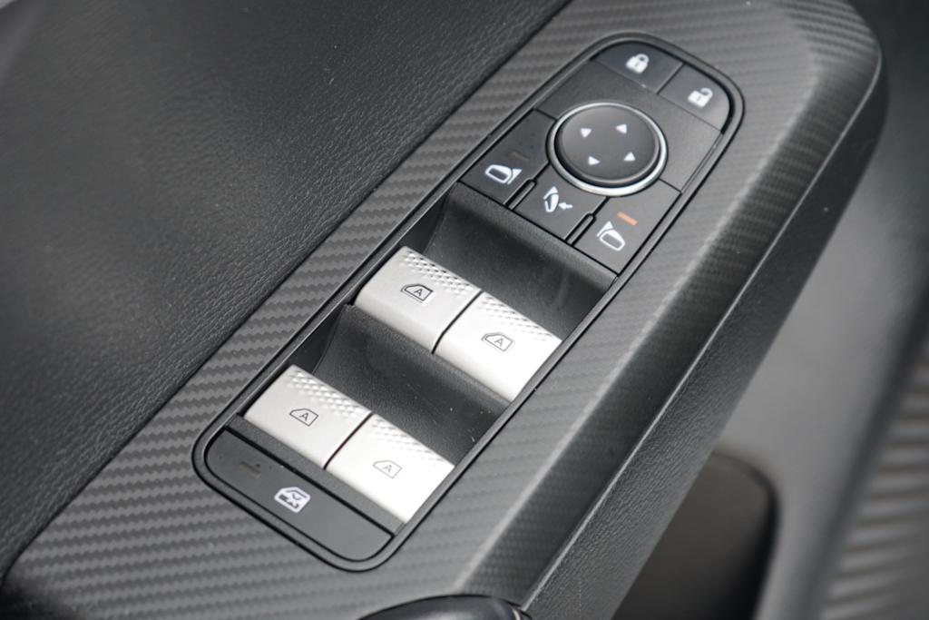 Thumbnail: 2023 Mitsubishi Outlander - 22