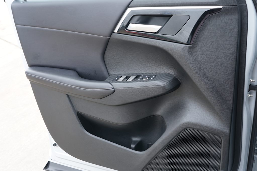 Thumbnail: 2023 Mitsubishi Outlander - 21