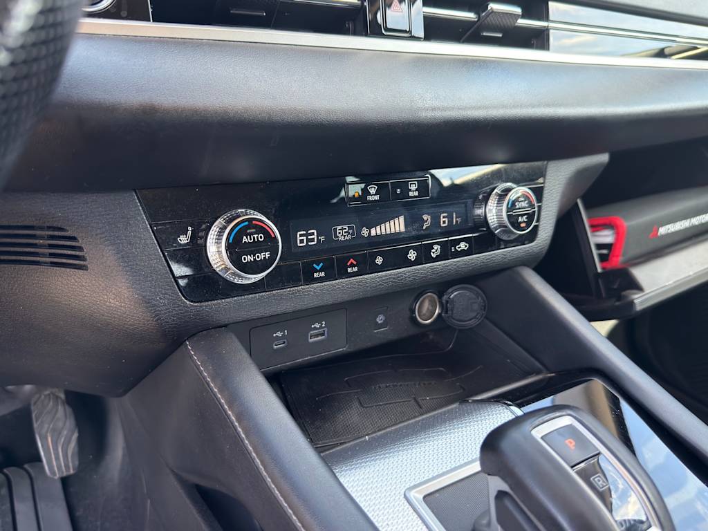 Thumbnail: 2022 Mitsubishi Outlander - 22