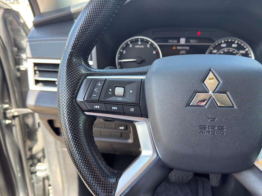 Thumbnail: 2022 Mitsubishi Outlander - 25