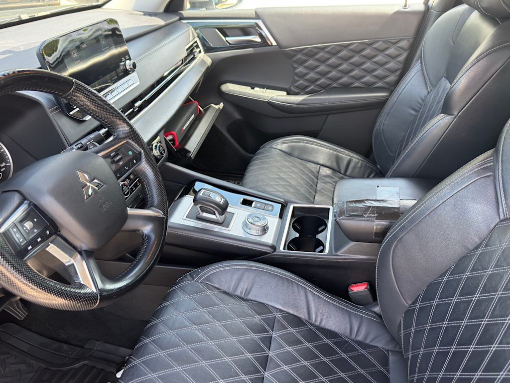 Thumbnail: 2022 Mitsubishi Outlander - 11