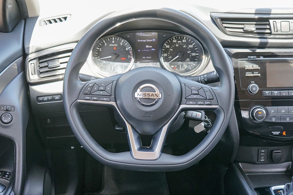 Thumbnail: 2018 Nissan Rogue Sport - 10