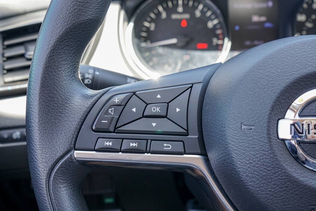 Thumbnail: 2018 Nissan Rogue Sport - 17