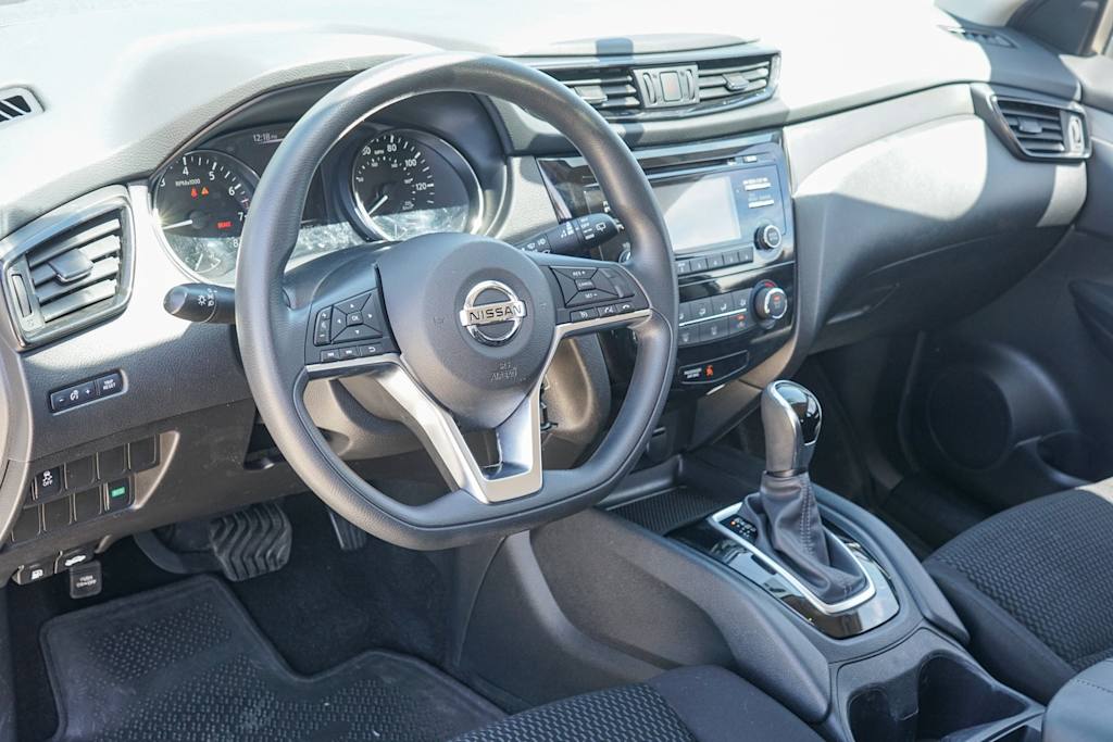 Thumbnail: 2018 Nissan Rogue Sport - 2