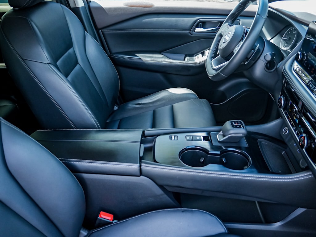 Thumbnail: 2023 Nissan Rogue - 25