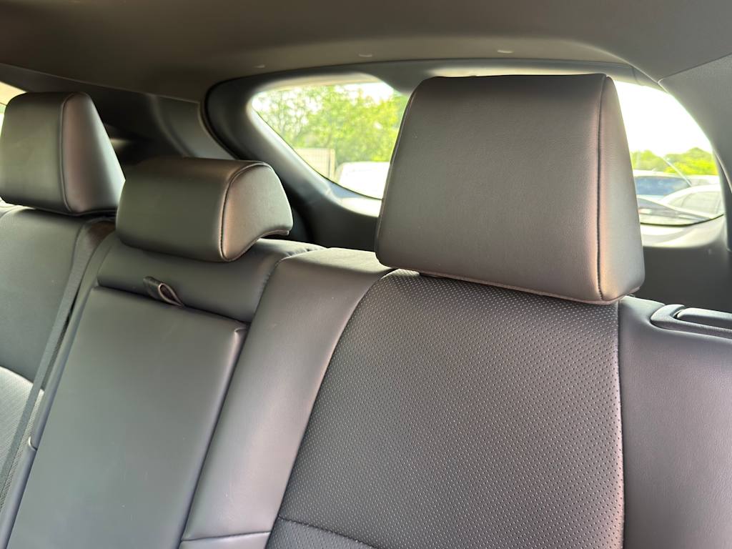 Thumbnail: 2023 Toyota Venza - 27