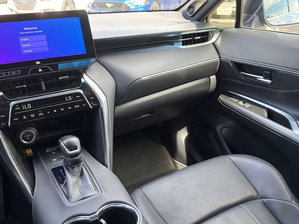 Thumbnail: 2023 Toyota Venza - 10