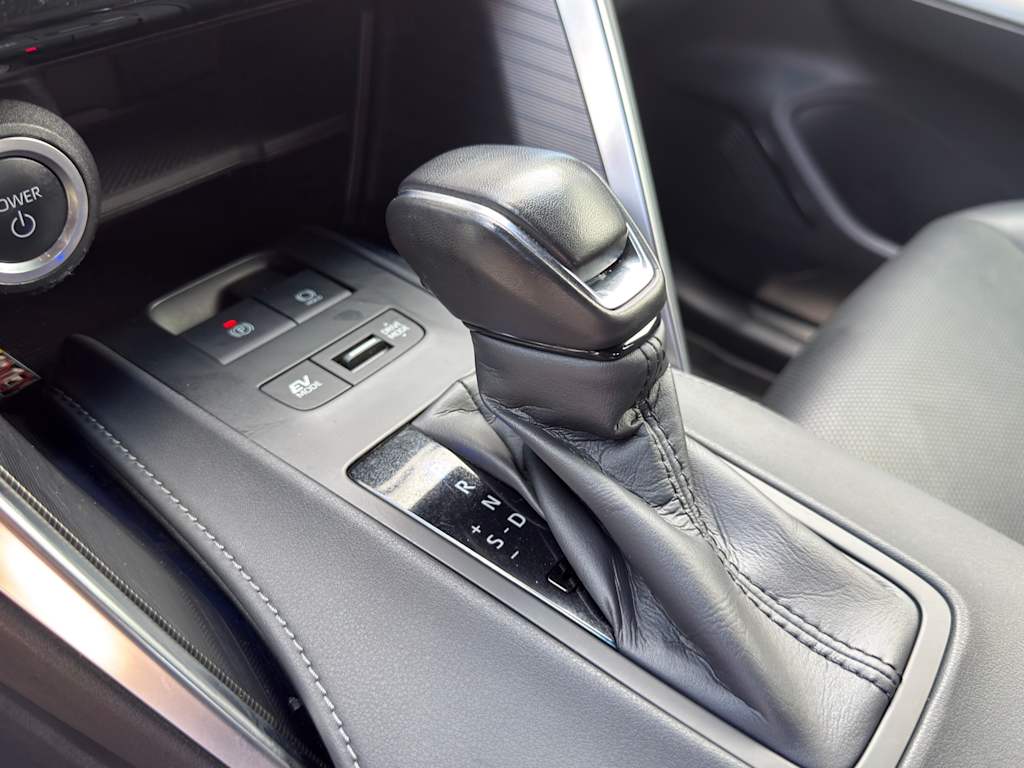 Thumbnail: 2023 Toyota Venza - 12