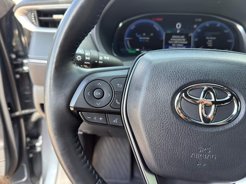 Thumbnail: 2023 Toyota Venza - 23