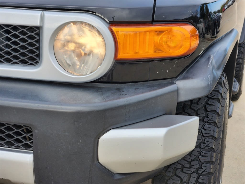 2011 Toyota FJ Cruiser Base 19