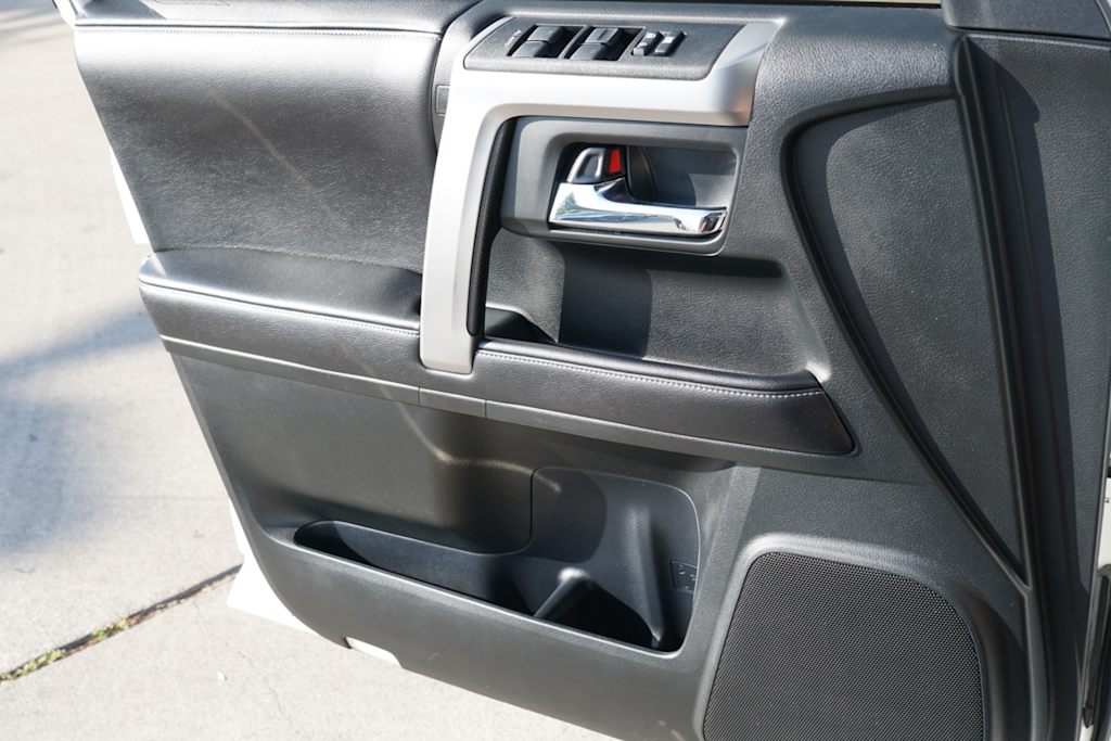 Thumbnail: 2016 Toyota 4Runner - 18
