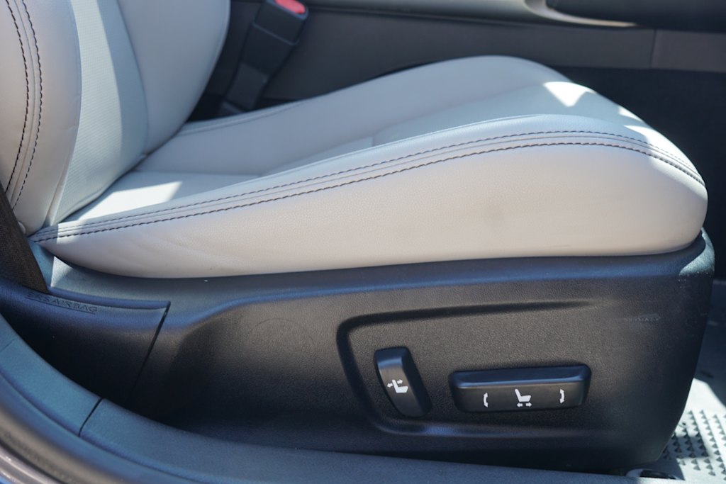 Thumbnail: 2015 Lexus IS - 26