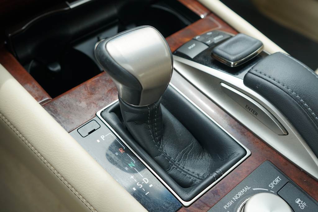Thumbnail: 2017 Lexus LS - 12