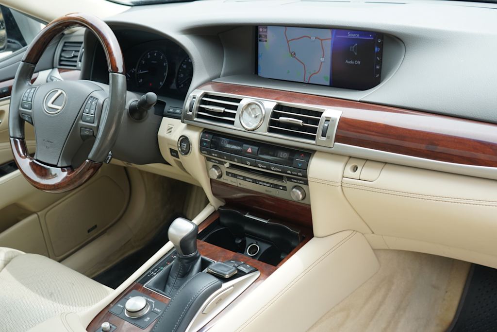 Thumbnail: 2017 Lexus LS - 10
