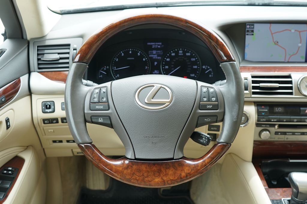 Thumbnail: 2017 Lexus LS - 9