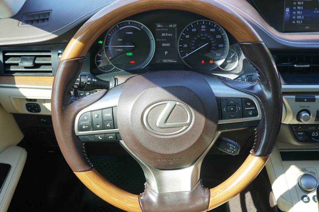 Thumbnail: 2016 Lexus ES - 10