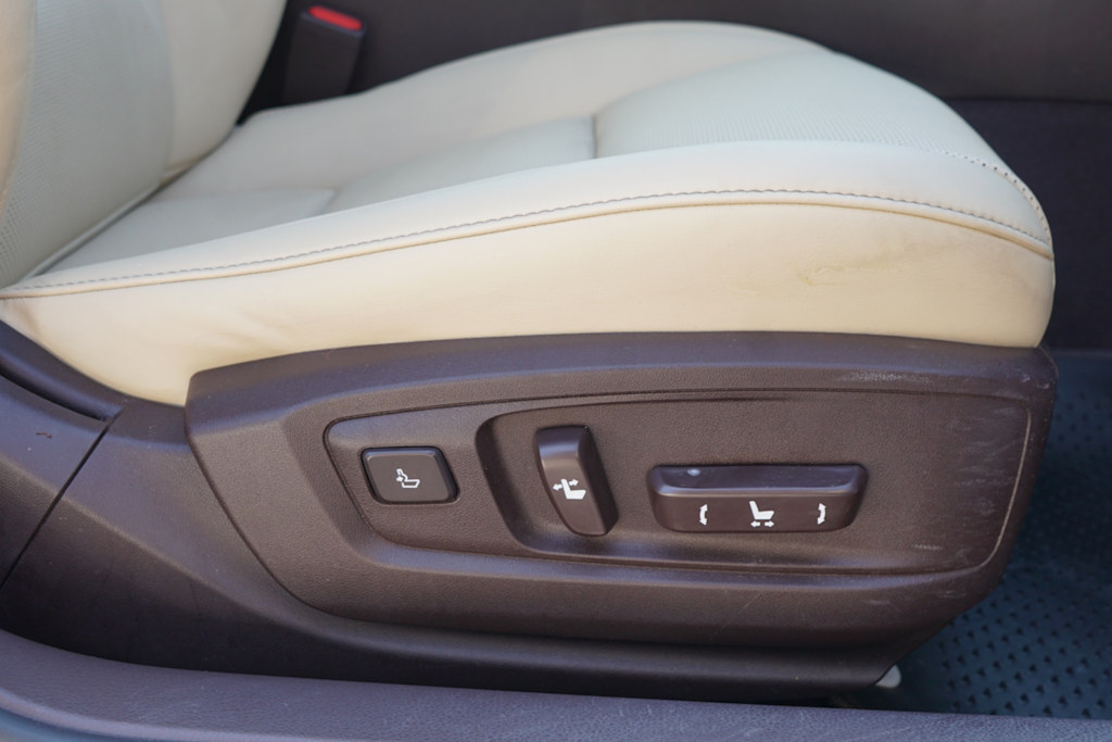 Thumbnail: 2016 Lexus ES - 27