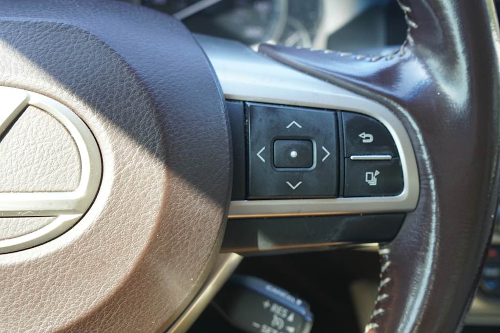 Thumbnail: 2016 Lexus ES - 19