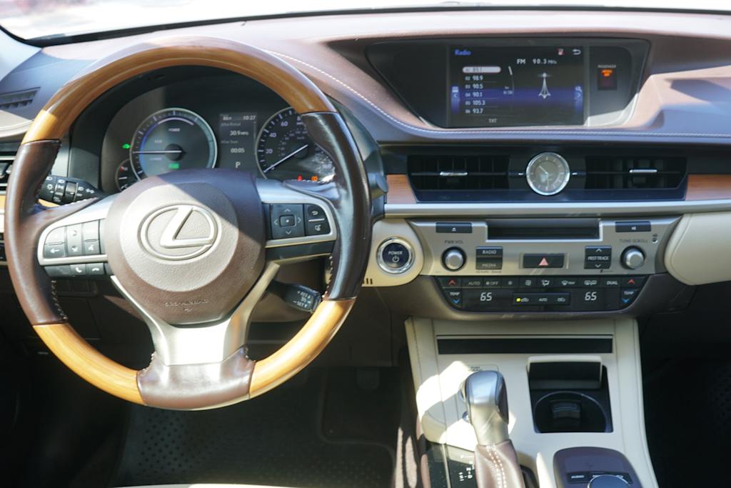 Thumbnail: 2016 Lexus ES - 6