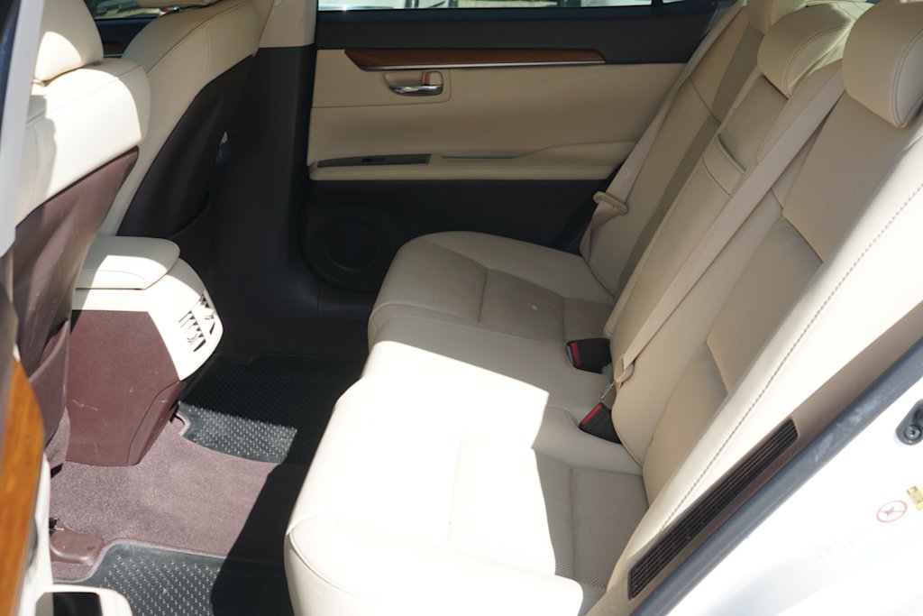 Thumbnail: 2016 Lexus ES - 24