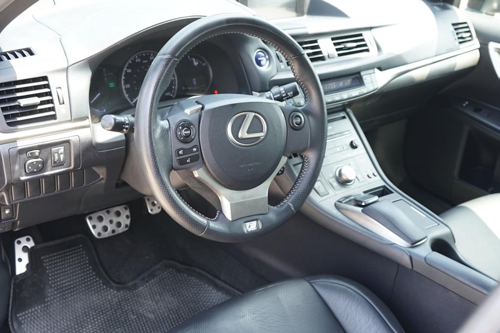 Thumbnail: 2015 Lexus CT - 2