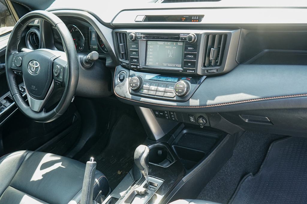 Thumbnail: 2017 Toyota RAV4 - 12