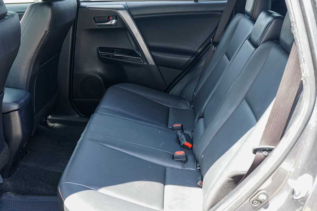 Thumbnail: 2017 Toyota RAV4 - 22