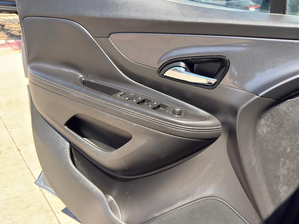 Thumbnail: 2019 Buick Encore - 24
