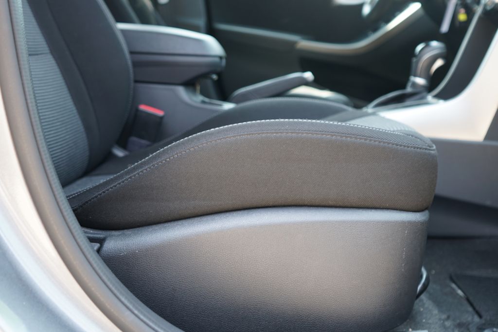 Thumbnail: 2016 Hyundai Elantra - 22
