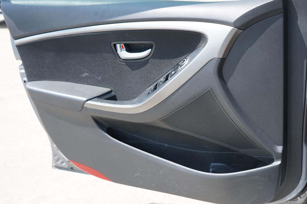 Thumbnail: 2016 Hyundai Elantra - 18