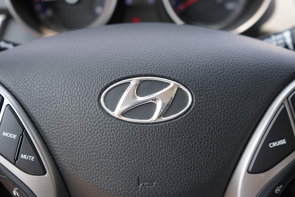 Thumbnail: 2016 Hyundai Elantra - 15