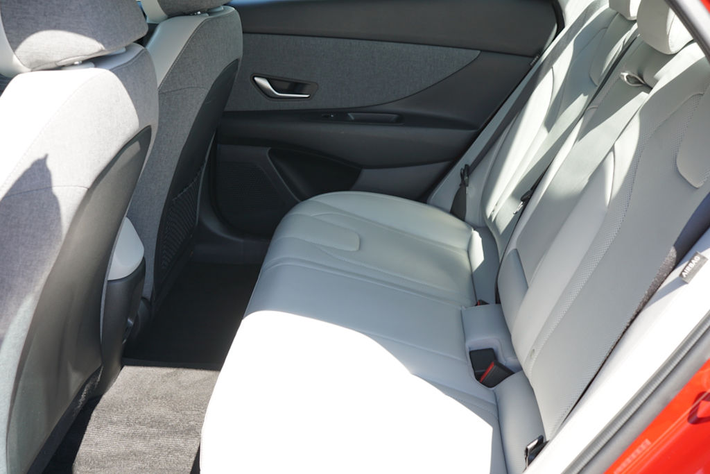 Thumbnail: 2024 Hyundai Elantra - 9