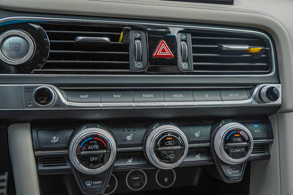 Thumbnail: 2023 Genesis G70 - 22