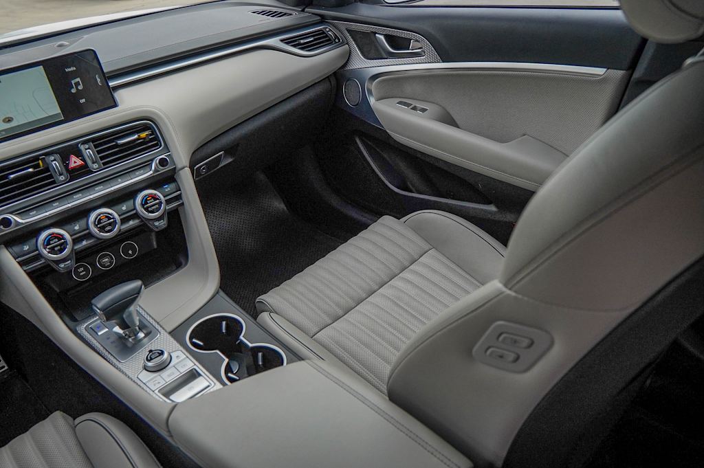 Thumbnail: 2023 Genesis G70 - 30