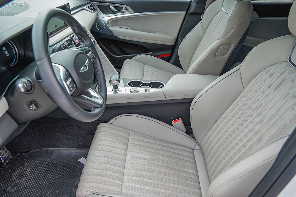 Thumbnail: 2023 Genesis G70 - 8