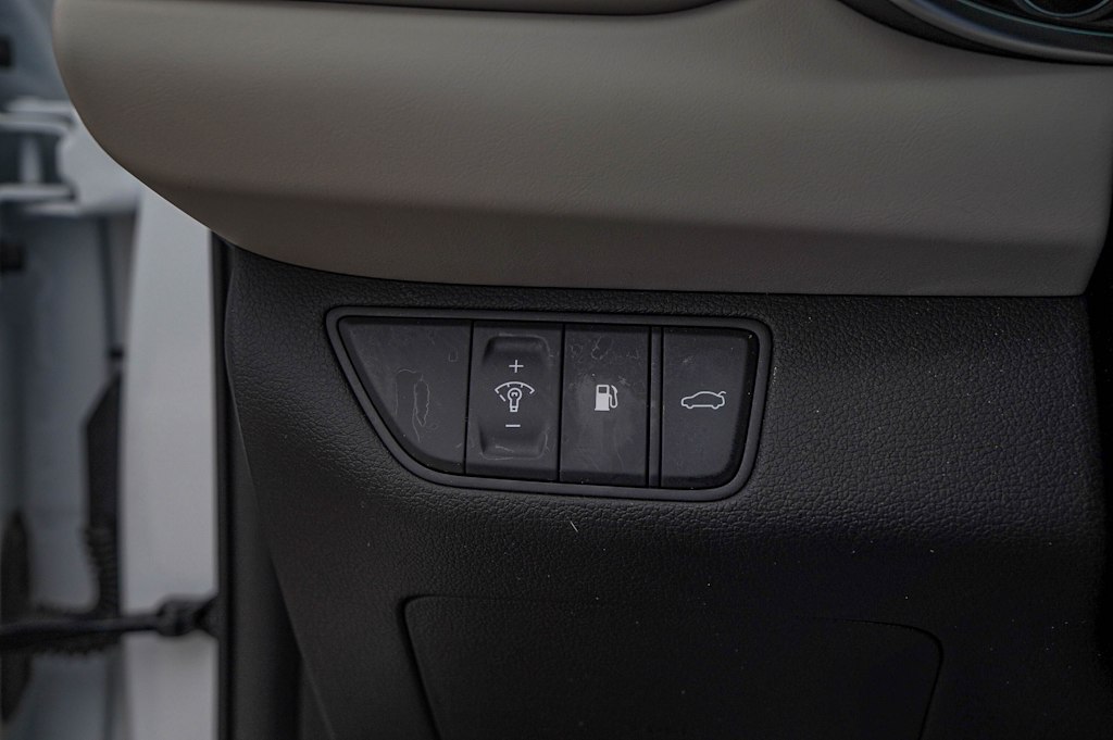 Thumbnail: 2023 Genesis G70 - 26