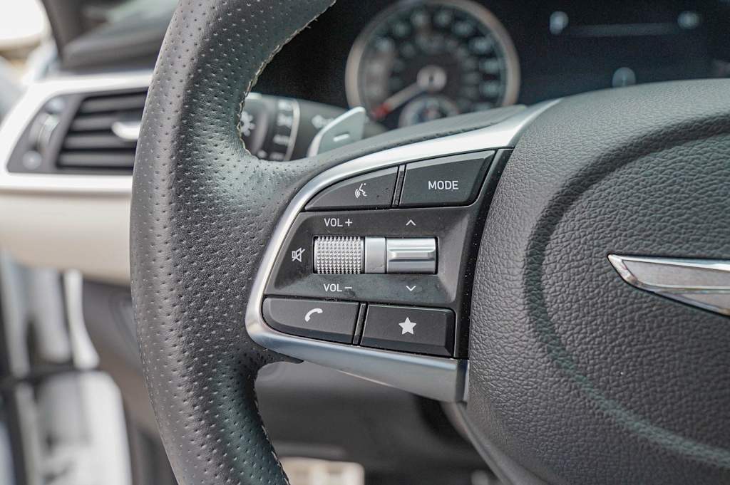 Thumbnail: 2023 Genesis G70 - 19