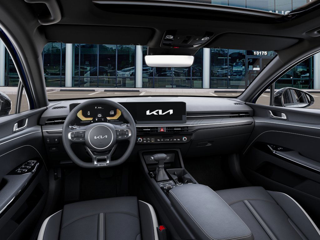 Thumbnail: 2025 Kia K5 - 2